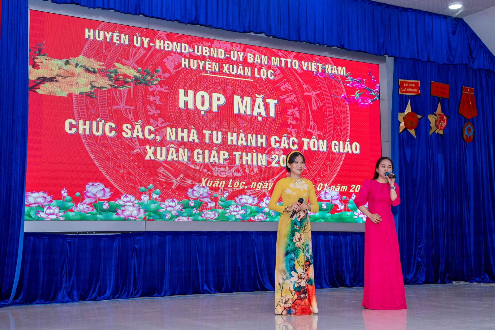 Xuân Lộc Ban Trị sự và chư Tăng Ni huyện Xuân Lộc tham dự buổi họp mặt